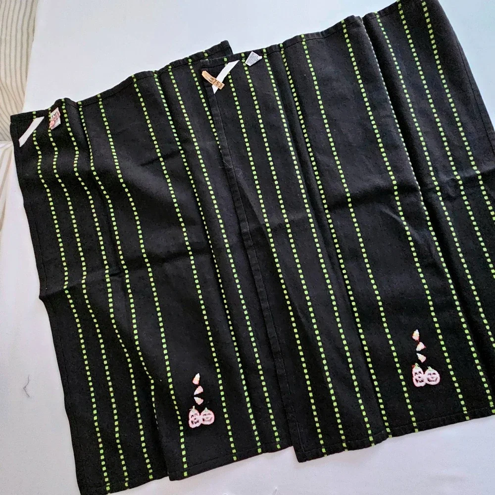 DII Halloween Kitchen Towels Set of 2 Black Green Pumpkin Candy Corn Embroidered